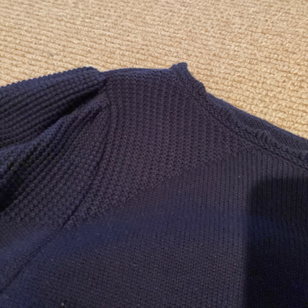 Pretty Loft sweater - Picture 3 of 5